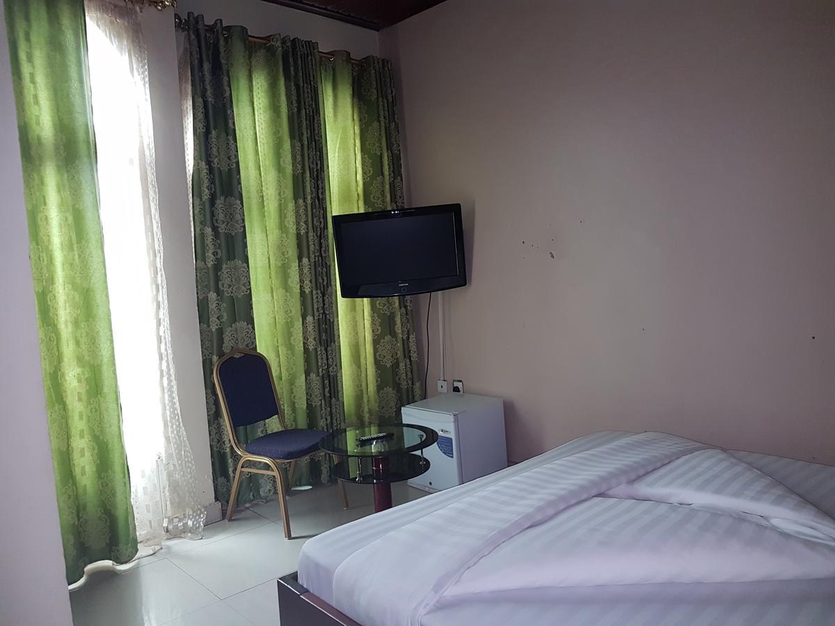 Hotel La Benediction Goma Buitenkant foto